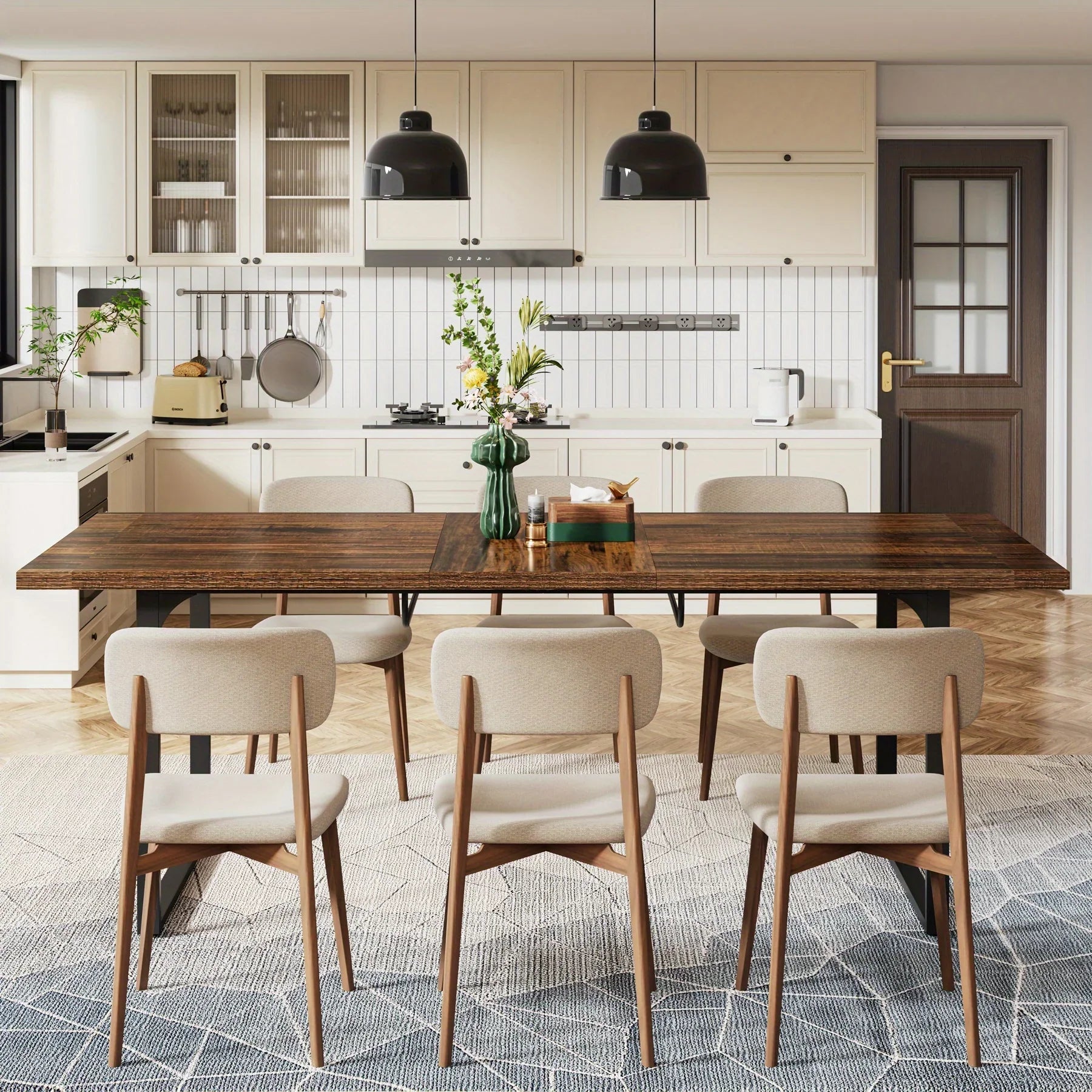 Kitchen & Dining
